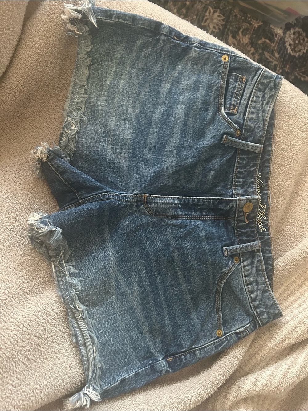 Universal thread woman’s jean shorts size 6/28R